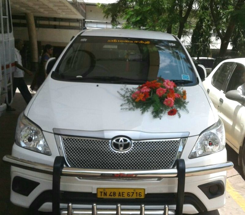 innova car